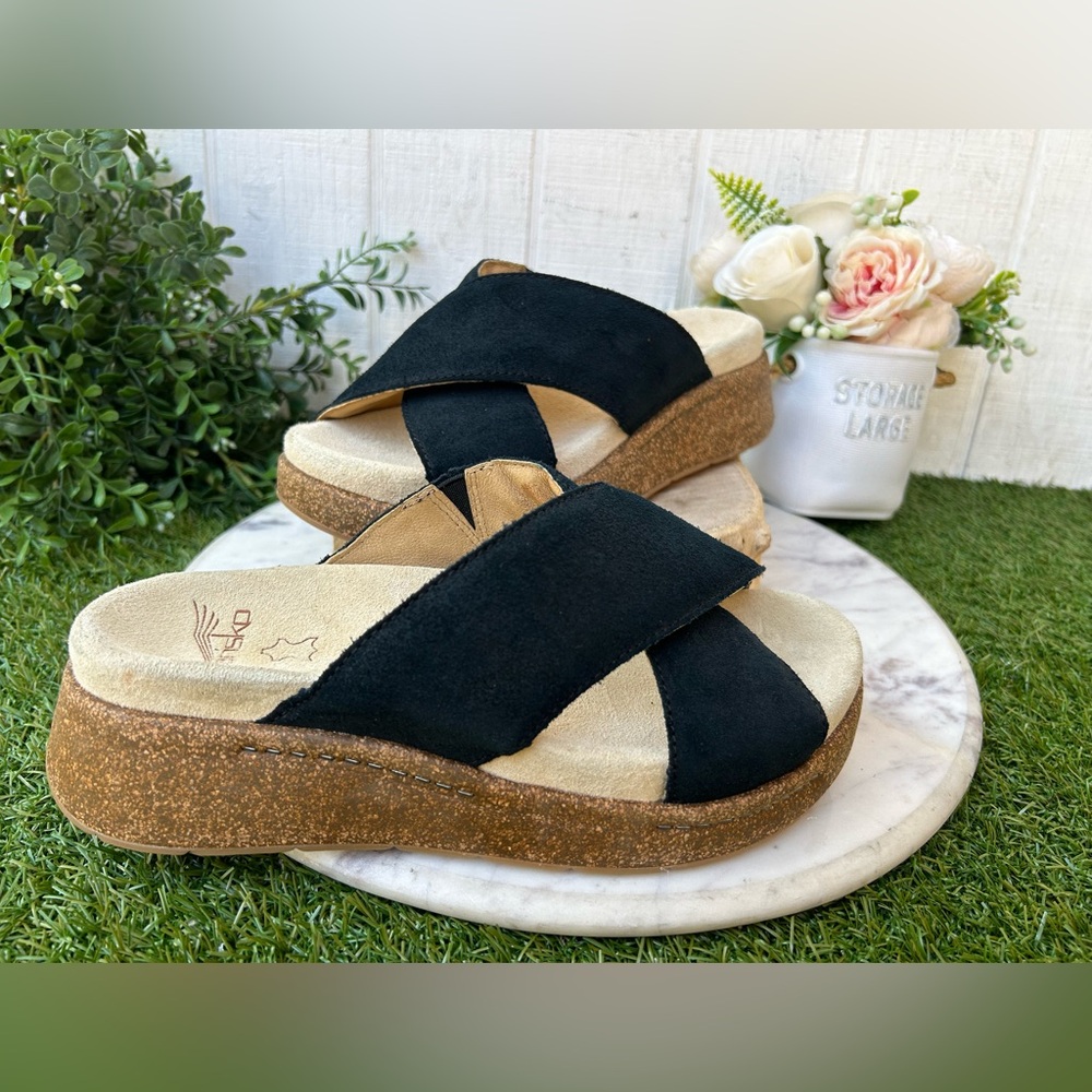 Dansko Bridget Women size 7 NEW
$149.95 COLOR: black - Picture 9 of 16